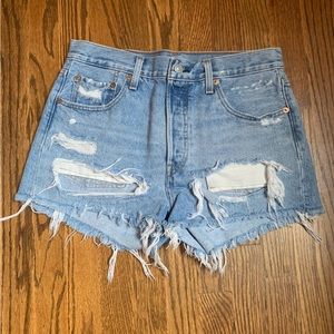 Levi Denim Shorts - perfect condition!